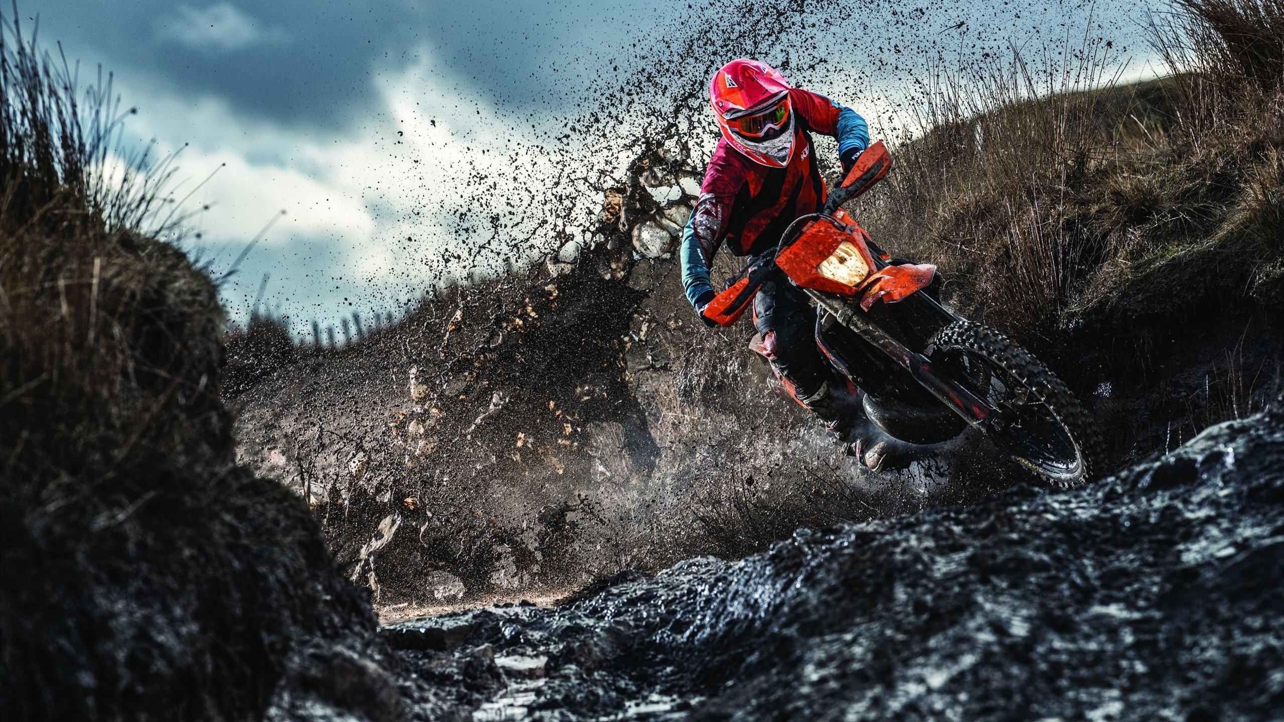 俱乐部在青训体系上与高校达成合作,普通青训俱乐部方向